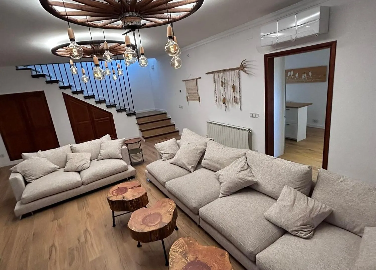 Cal Jandó Villa Segura  0*, Segura (Catalonia) Spanyolország