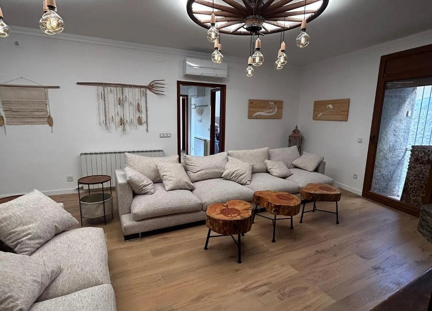 Cal Jandó Villa Segura  0*, Segura (Catalonia)